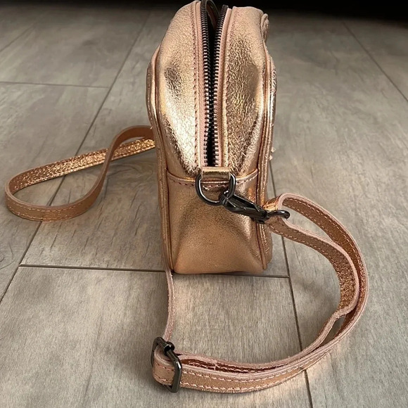 NWT BORSE IN PELLE Rose Gold Metallic Crossbody Bag with Tassel Made in Italy - Picture 3 of 13
